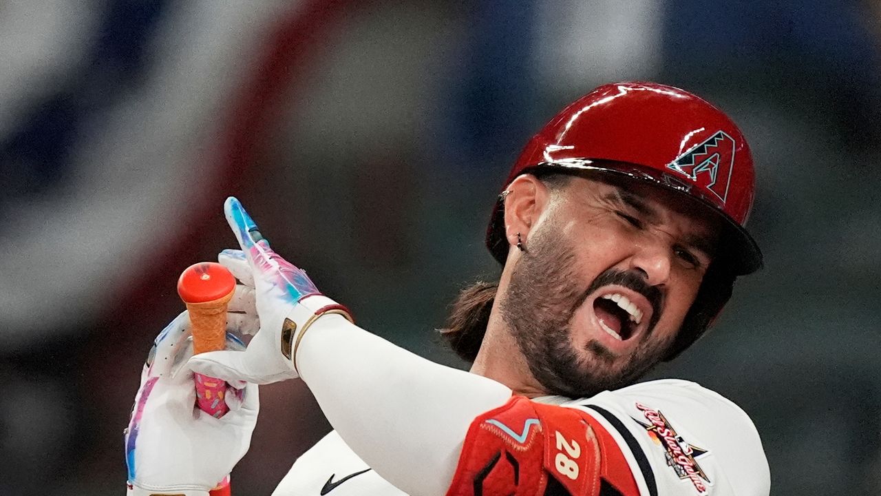 Diamondbacks' Eugenio Suárez is hit by a pitch on left hand at All-Star Game; X-rays are negative