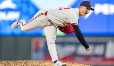 Cubs reportedly interested in pair of Twins relievers