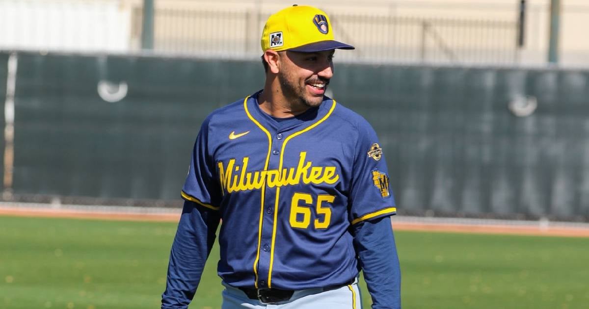Cuban pitcher Néstor Cortés would return with the Brewers in less than two weeks
