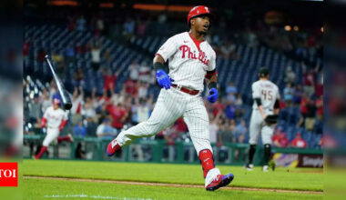 Jean Segura retires from MLB after 12 seasons, leaving behind a legacy with Phillies, Mariners, and Brewers | MLB News