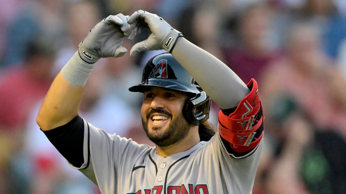 Predicting every MLB contender's biggest trade deadline move: Brewers get Eugenio Suárez, Phillies land new CF