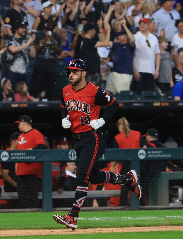 White Sox right fielder Mike Tauchman heads for the plate after hitting a two-run home run off Cubs reliever Chris Flexen in the fourth inning on July 25, 2025, at Rate Field. (John J. Kim/Chicago Tribune)