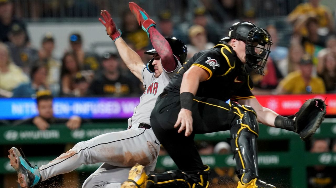 Nelson, 2 relievers combine for 11-inning 1-hitter in Diamondbacks' 1-0 victory over Pirates