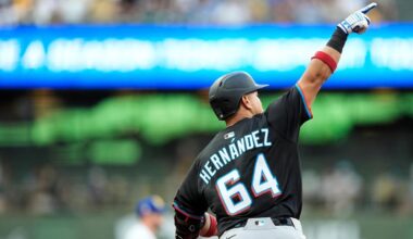 Heriberto Hernandez hits go-ahead 3-run HR as Marlins beat Brewers 7-4