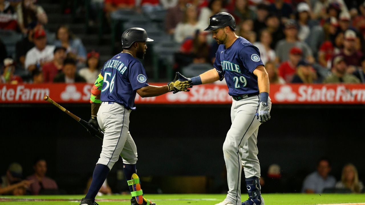 Seattle's Cal Raleigh calls his 40th homer 'a cool milestone' during the catcher's historic season