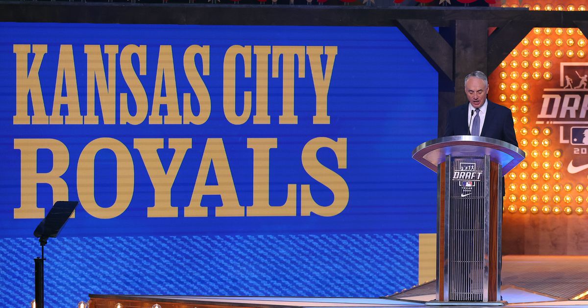 What to know about the 2025 MLB draft and the latest on mock drafts