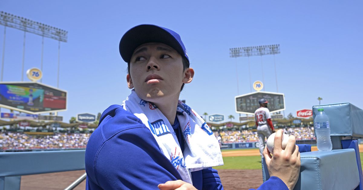 Dodgers links: Roki Sasaki, trade deadline, Adrián González