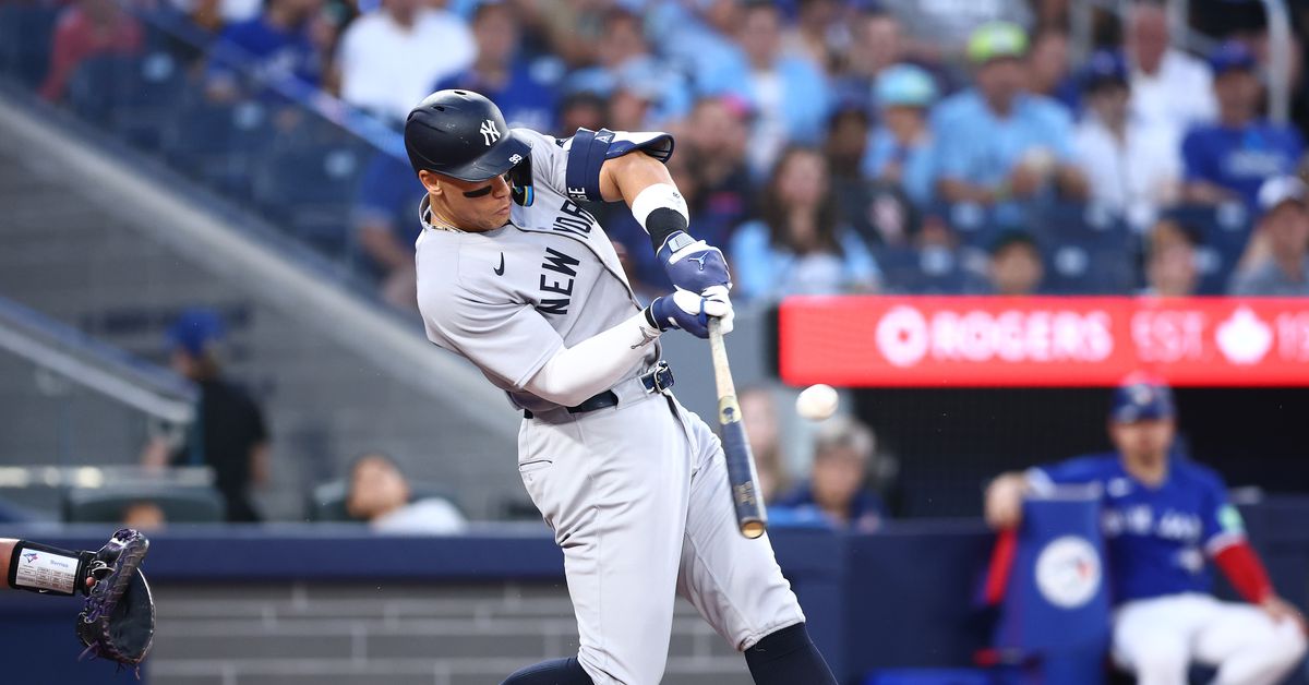 Yankees At-Bat of the Week: Aaron Judge ties game with homer in Toronto