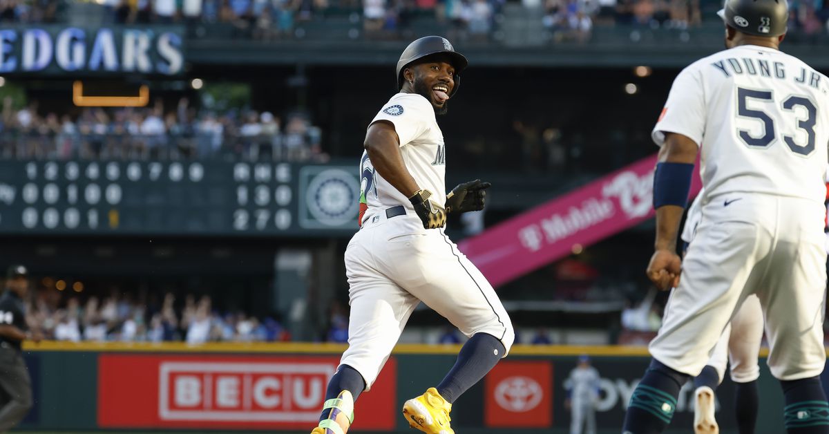 Sweepless in Seattle: Royals lose 6-2 to Mariners