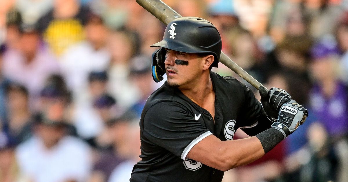 Chicago White Sox defeated 6-1 by thunderstorms and the red-hot Blue Jays