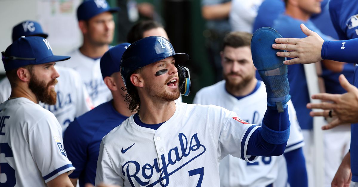 Royals dominate on all fronts in 9-3 win over Pirates