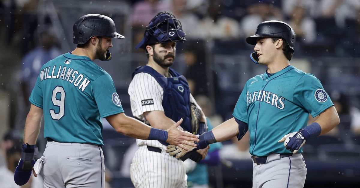 Mariners lose to Yankees, 9-6, but Cole Young hits first MLB home run