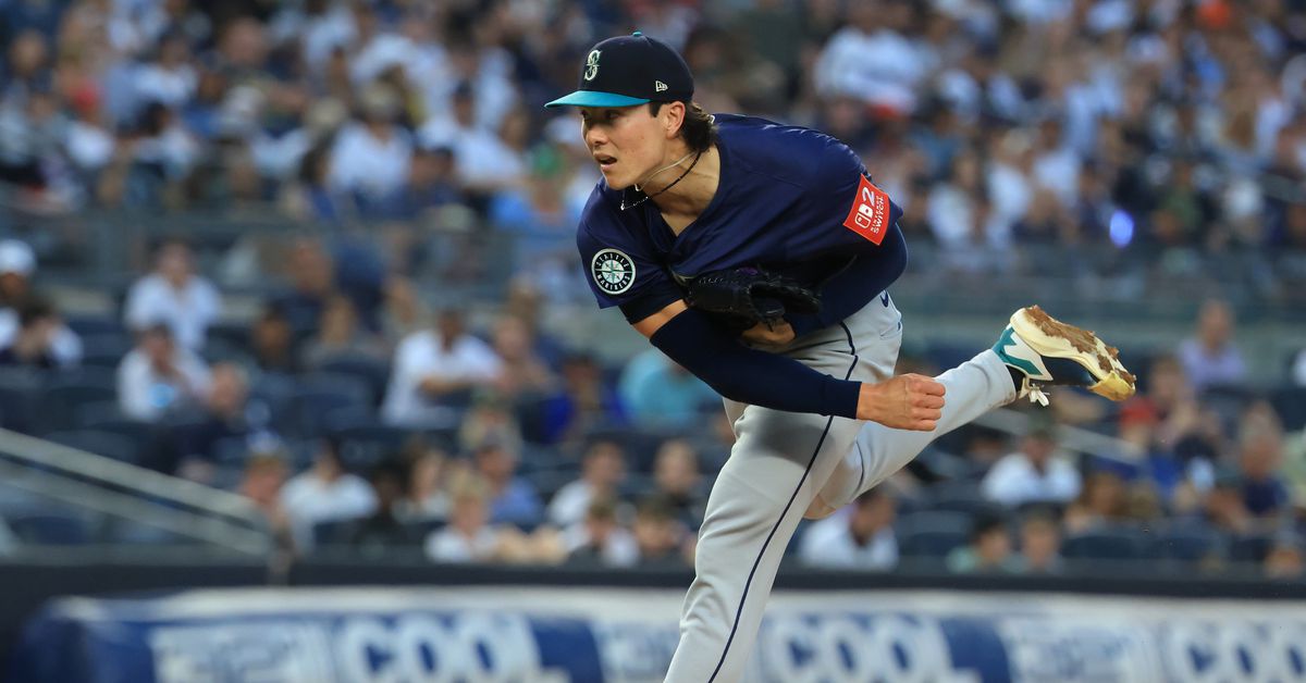 Bryan Woo’s no-hit bid comes up short, Seattle’s bullpen comes up shorter as M’s lose 6-5 in extras