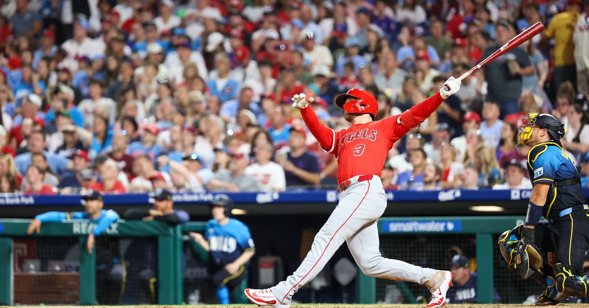Angels with filthy souls: Angels 6, Phillies 5