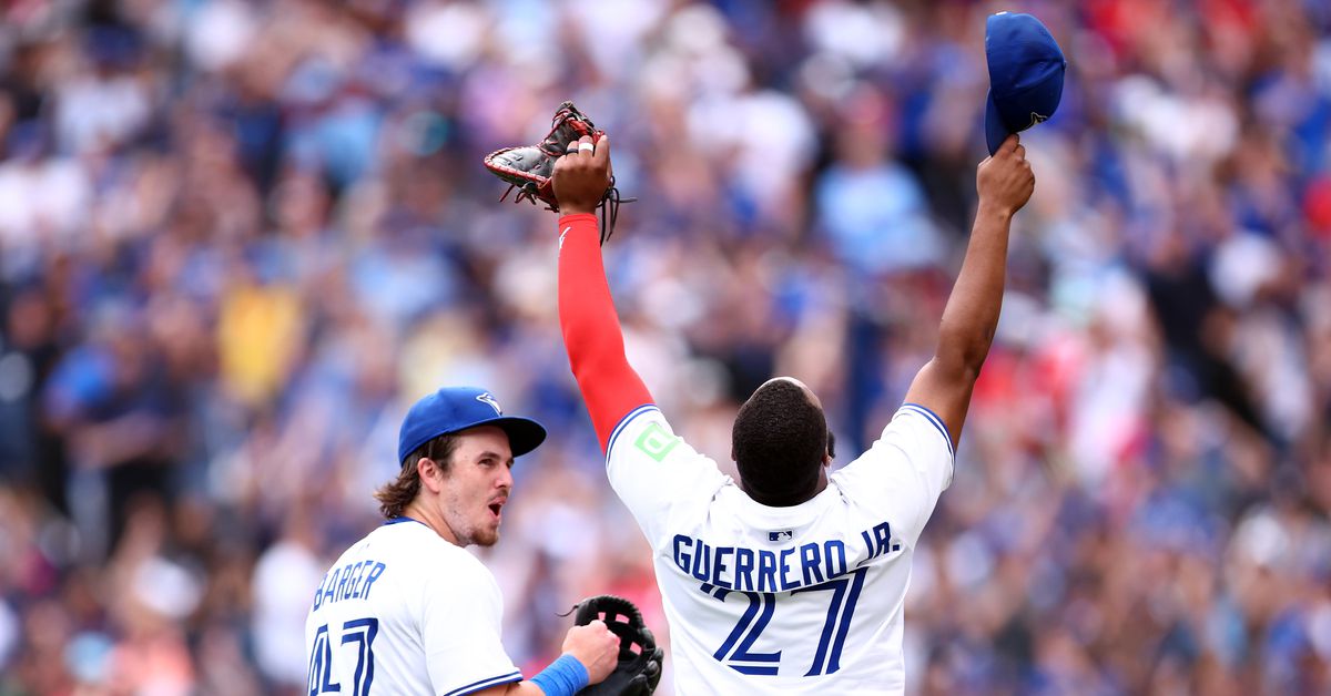 Yankees Rivals: Jays remain firmly in first; Red Sox lose to Cubs again
