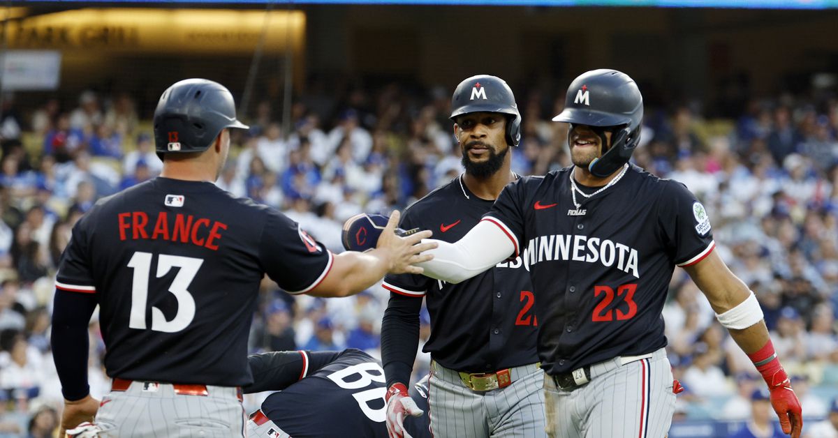 Dodgers bullpen collapses in 10-7 loss to Twins