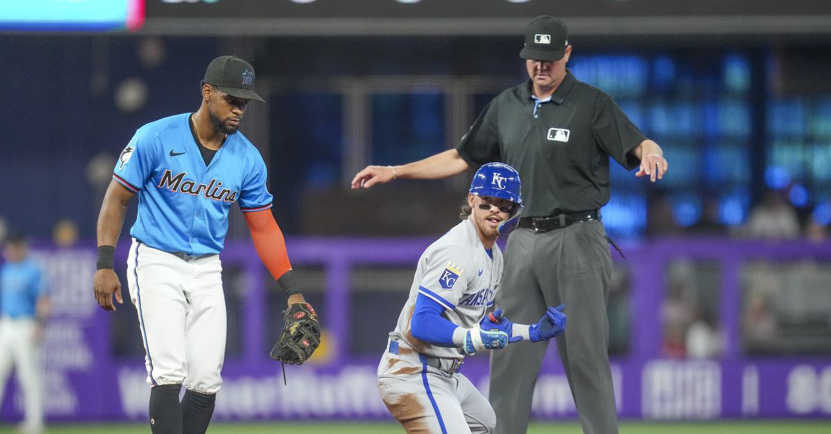 Royals salvage series by beating Marlins 7-4