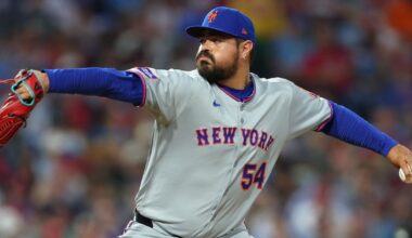 Mets select José Castillo, option Alex Carrillo