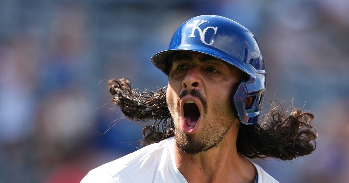 Royals split doubleheader with Guardians; 5-3, 4-6