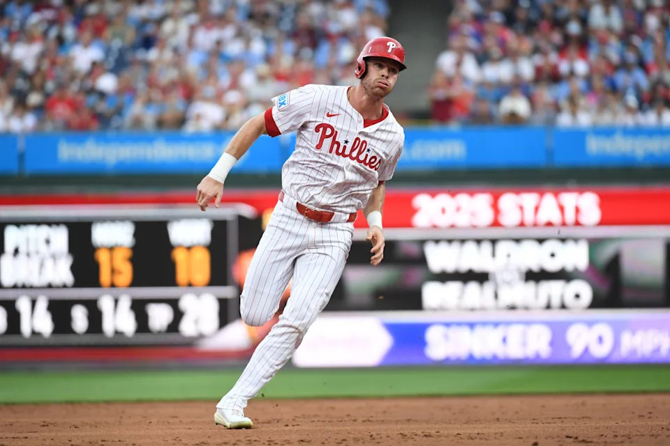 Philadelphia Phillies outfielder Max Kepler (17) runs towards third base during the second inning against the San Diego Padres at Citizens Bank Park. Eric Hartline-Imagn Images