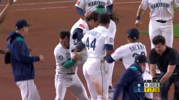 Young walks it off and Mariners top Astros in 11 innings