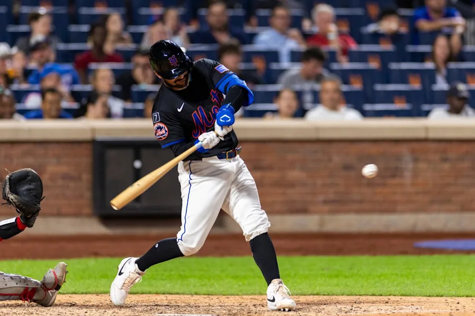 New York Mets catcher Luis Torrens (13) hits a single in the ninth inning against the Cincinnati Reds at Citi Field, Friday, July 18, 2025, in Queens, NY. Corey Sipkin for the NY POST