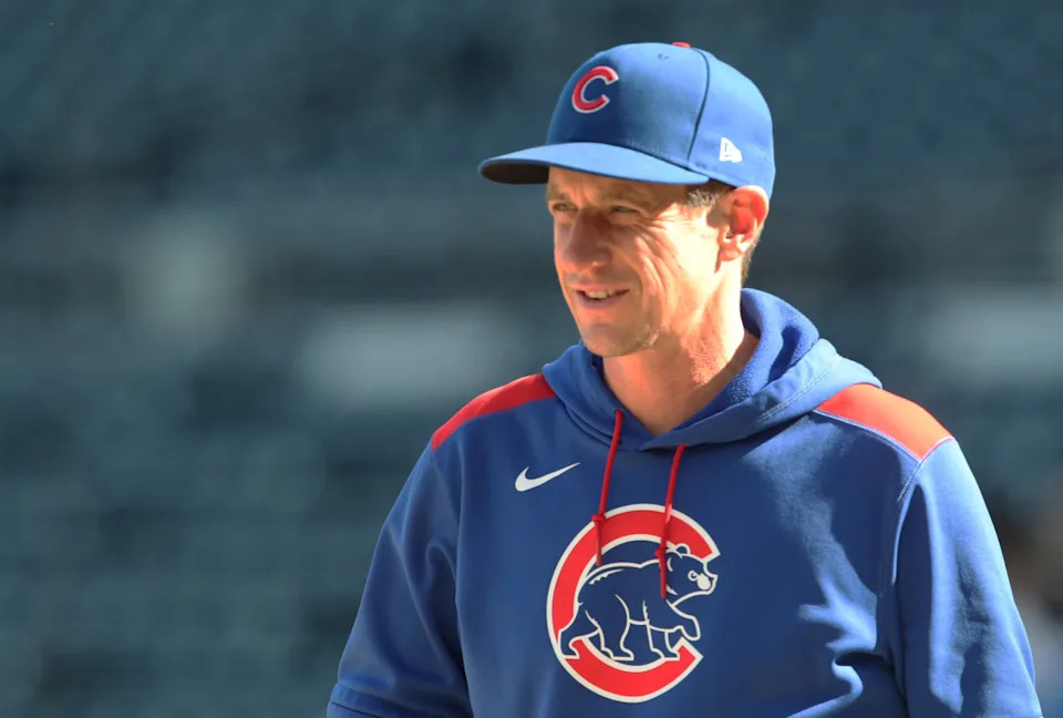 Chicago Cubs manager Craig Counsell (11) observes batting practice before the game against the Pittsburgh Pirates at PNC Park.Charles LeClaire-Imagn Images