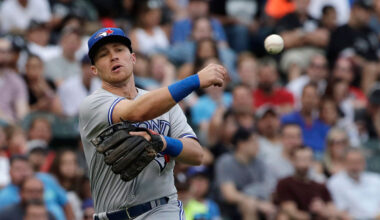 Los Angeles Angels sign former Blue Jays third baseman after being swept in Toronto