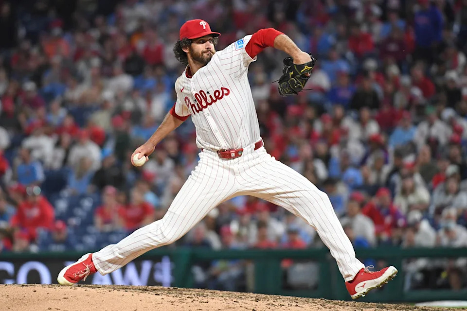 Philadelphia Phillies pitcher Jordan Romano (68) throws a pitch during the ninth inning against the Atlanta Braves at Citizens Bank Park.Eric Hartline-Imagn Images