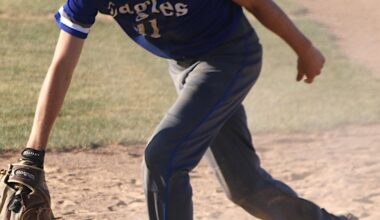 Prep baseball: Sabers storm past M-U in 1A district opener |