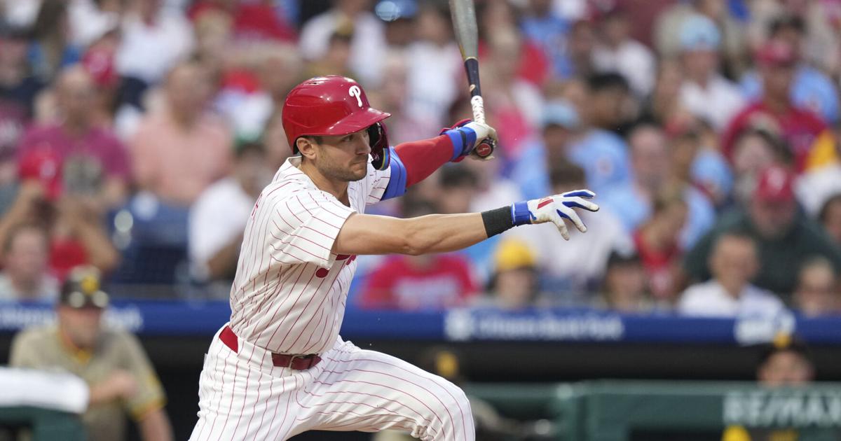 Wheeler strikes out 10 as Phillies beat Padres | MLB