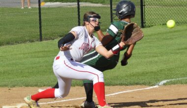 Warriors stay in UIC hunt with sweep | Fayette County Newspapers