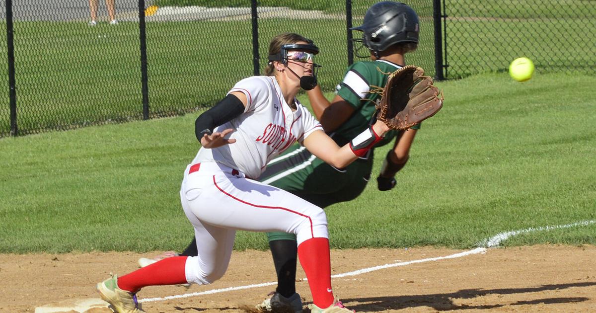 Warriors stay in UIC hunt with sweep | Fayette County Newspapers