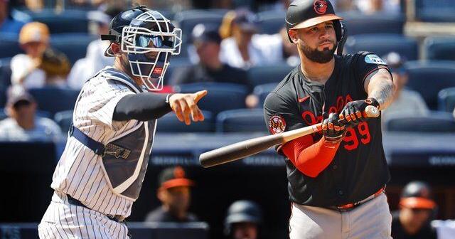 Yankees reliever Weaver calls for catcher's interference infractions to be limited | National Sports