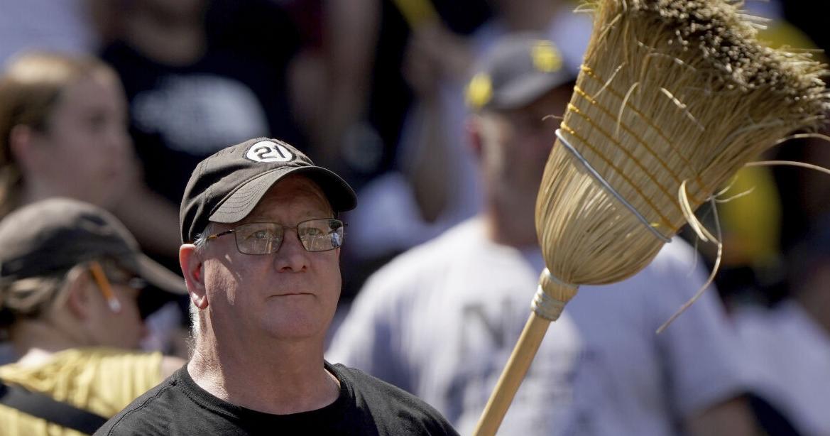 Cardinals shut out in all 3 at Pittsburgh. No need to panic.