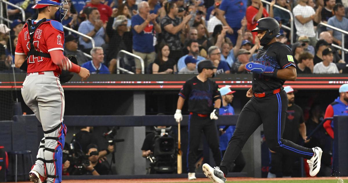 Straw scores winning run on throwing error as streaking Blue Jays beat Angels 4-3 in 10 innings | MLB