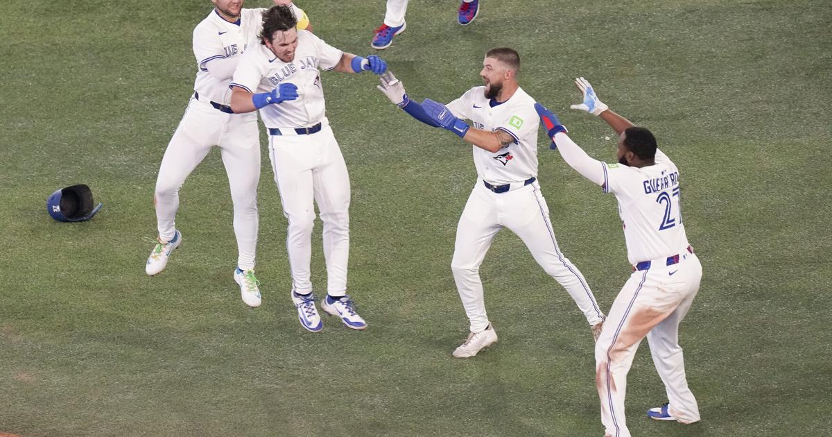 Blue Jays extend win streak with 11th inning walk-off victory over Angels |