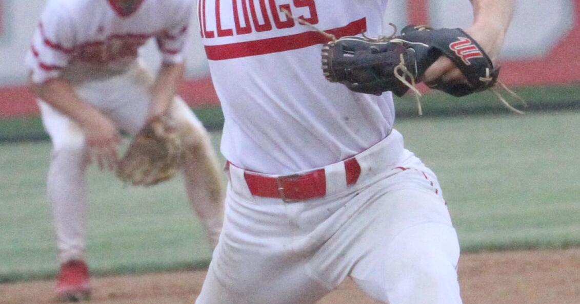 Prep baseball: Bulldogs suffer soggy stunner to Davenport Central | Sports