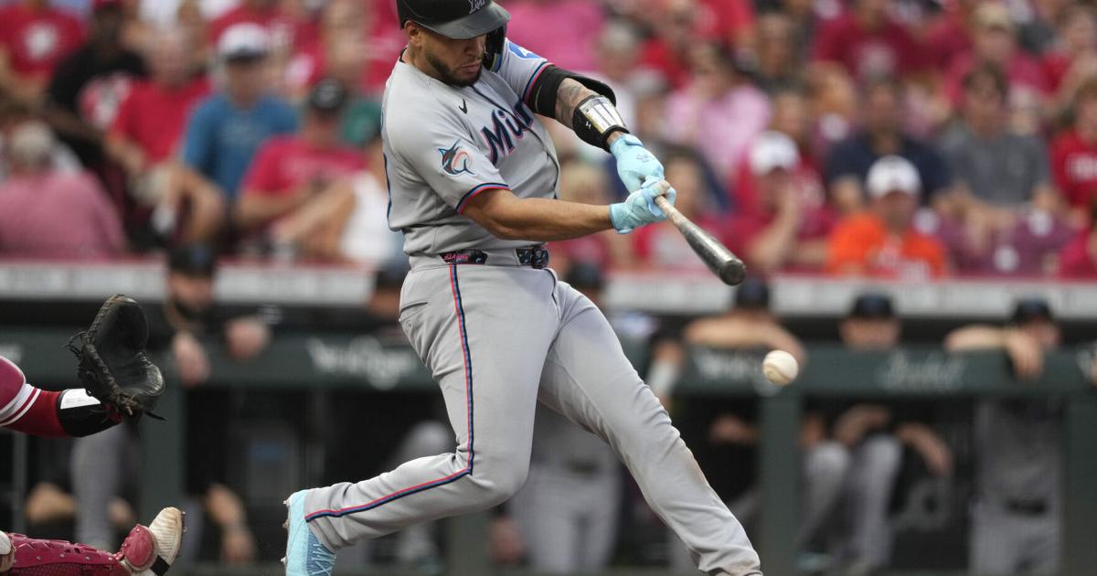 Marlins extend road winning streak to 11 with 12-2 win over Reds | Sports