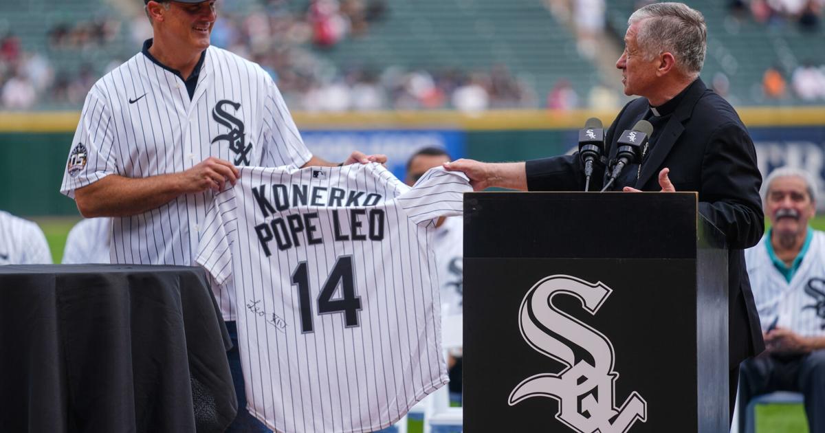 From one 14 to another, White Sox great Konerko gets gift from Pope Leo XIV in honor of 2005 title | Sports