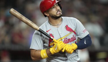 Cardinals bats don't come through to close gap vs. Arizona