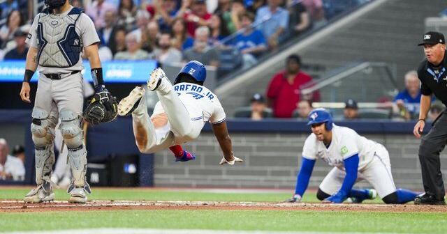 Bichette's two-run double lifts Jays over Yankees 4-1; Toronto adds to division lead | National Sports