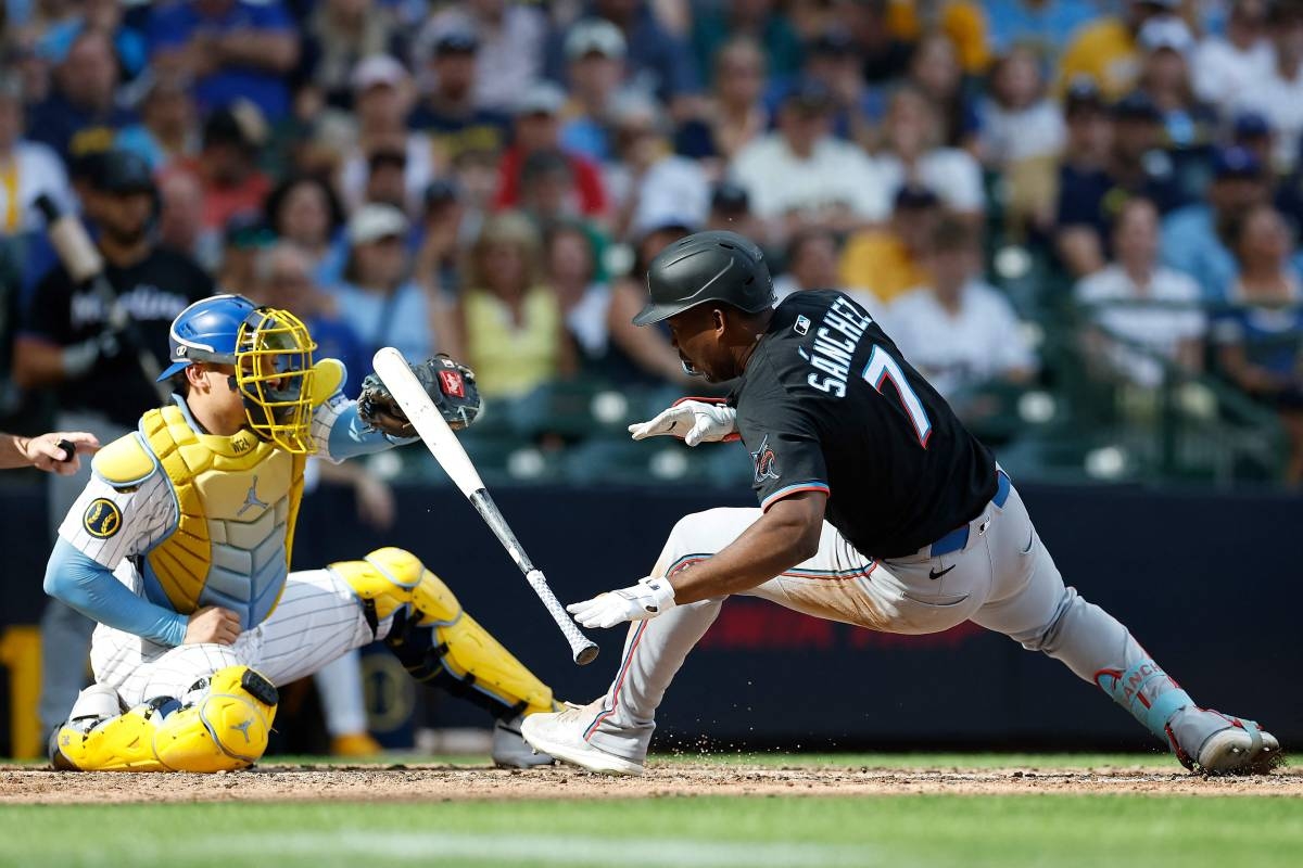 Stowers, Lopez power Marlins past Brewers