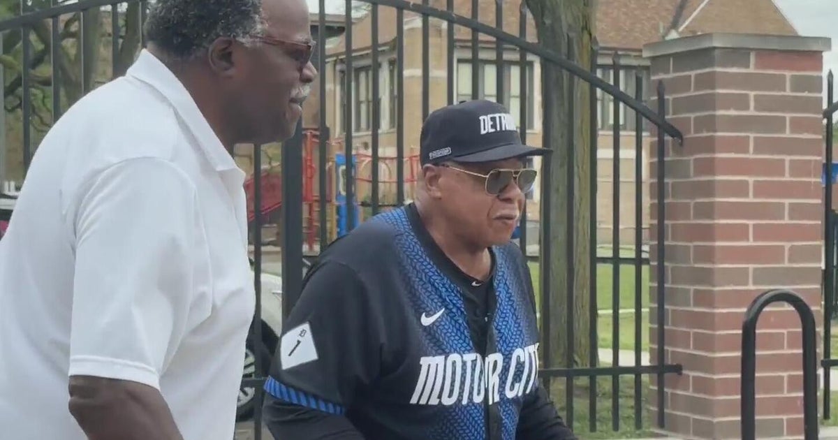 Detroit Tigers legend Willie Horton visits his first baseball diamond in Detroit