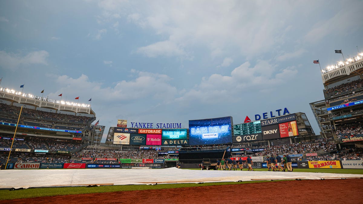 Start of Phillies-Yankees game Sunday delayed until 2 p.m.