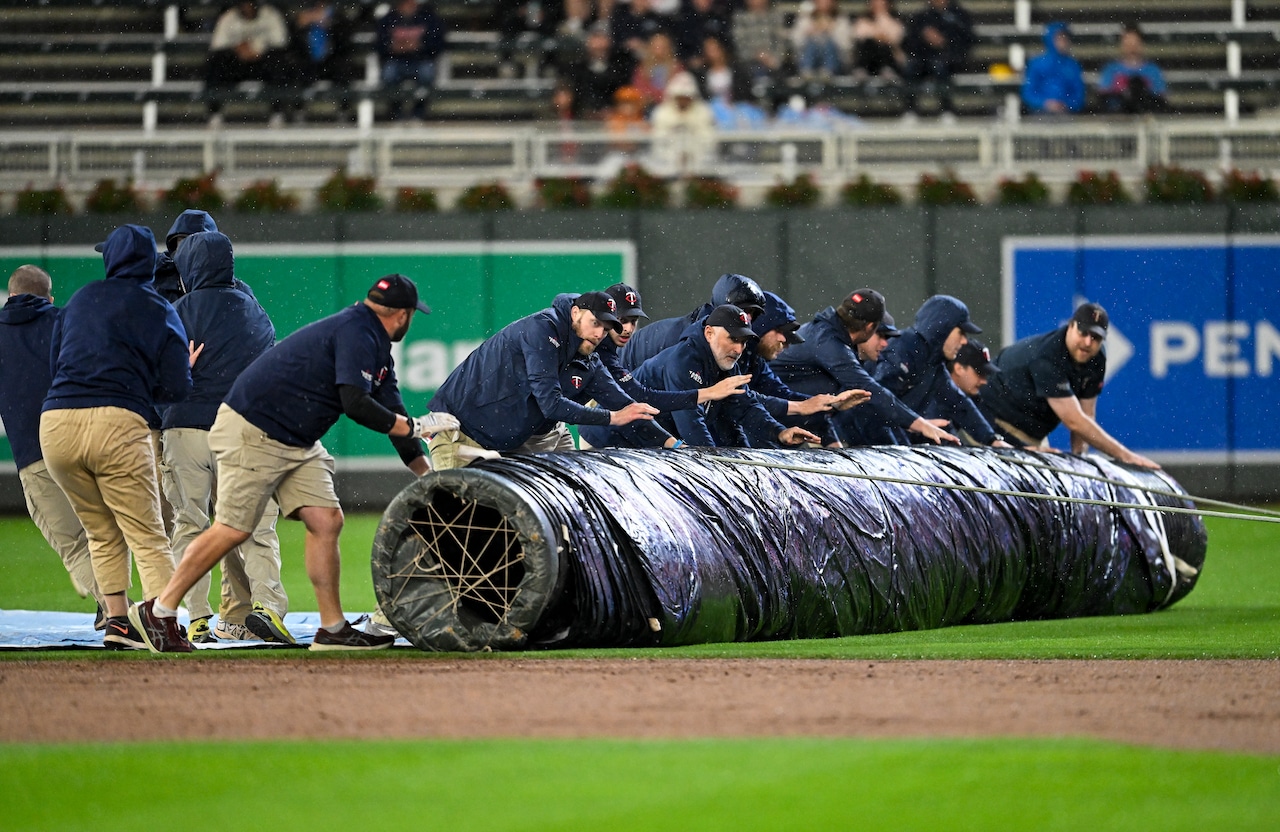 Red Sox rain delay: Downpour and threat of lightning halts game in ninth inning