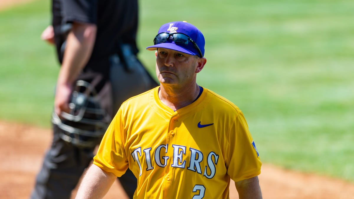 Who are highest-paid baseball coaches in 2025 College World Series?