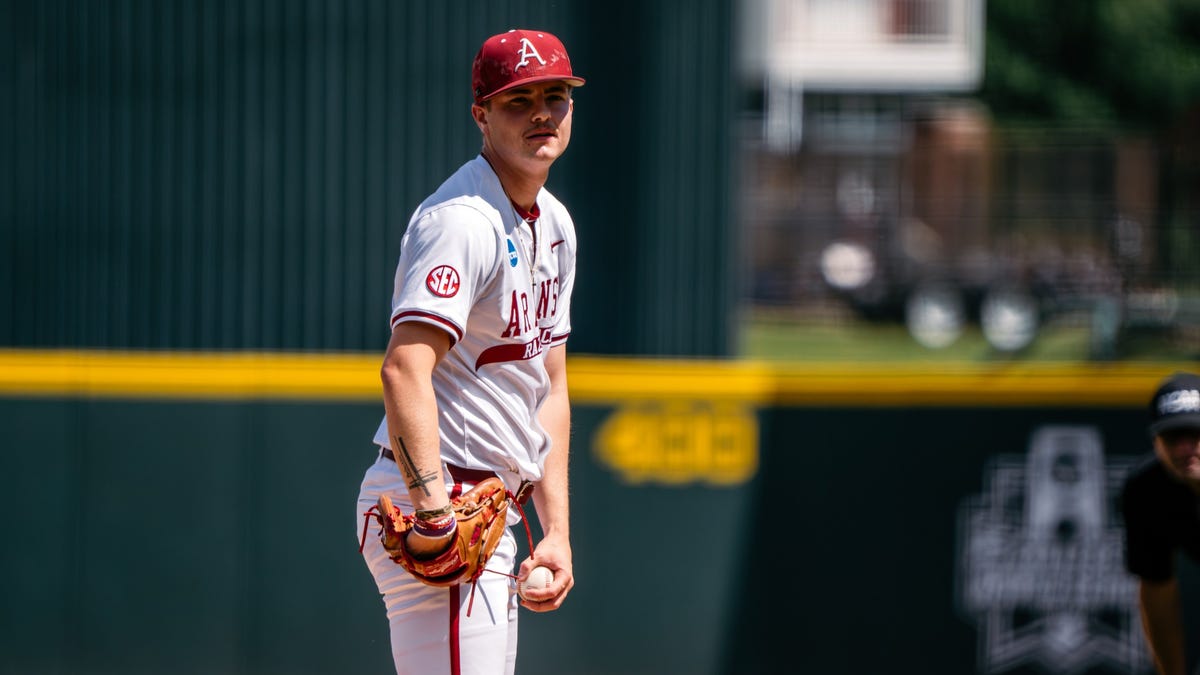 Parker Coil won't sign with Brewers, will return to Arkansas baseball in 2026