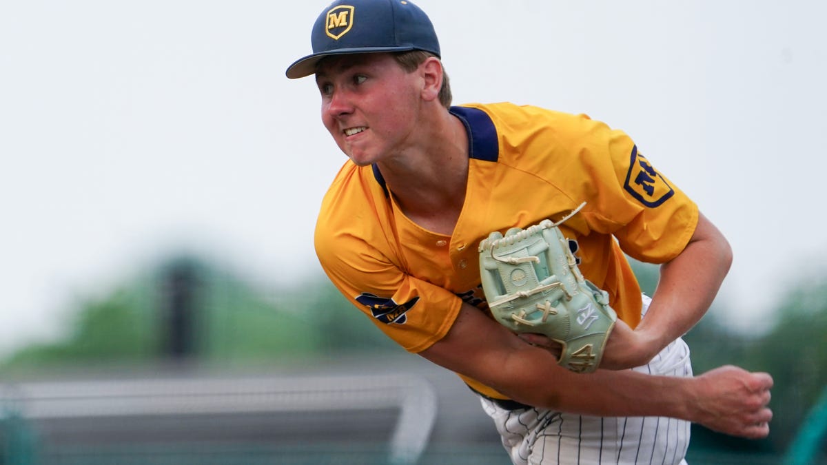Matt Ponatoski of Moeller picks the University of Kentucky Wildcats