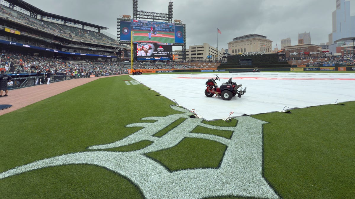 Detroit Tigers vs Tampa Bay Rays rain delay pushes game late